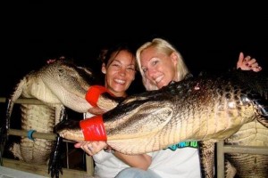 two-girls-two-gators-01