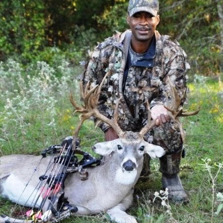 Eric Minter with 27 Point Non-Typical Buck