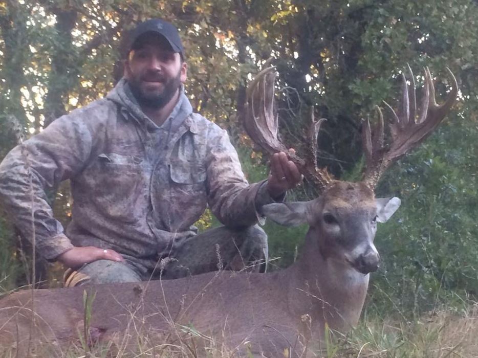 Jason Sluder Tags Big Buck in Fannin County , Texas